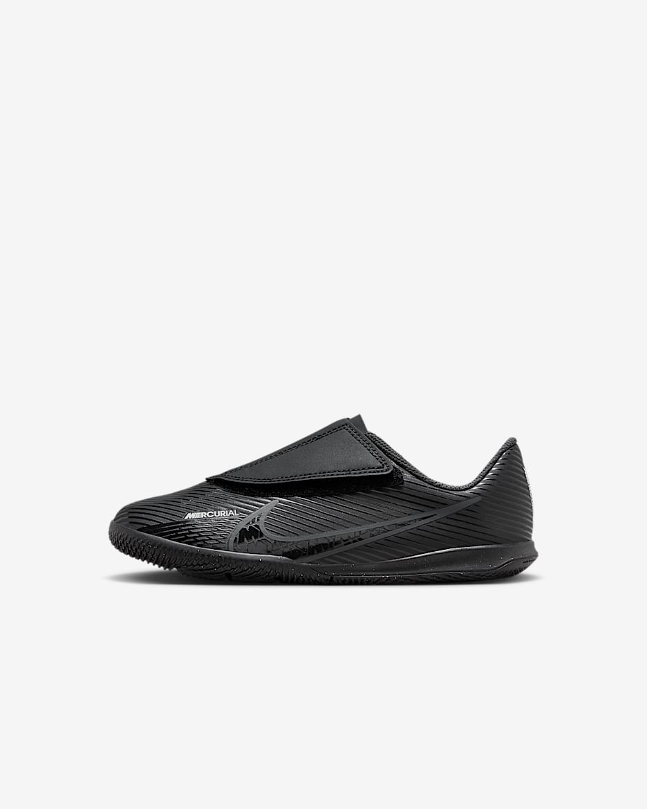 Calzado de fútbol de corte low para uso en canchas cubiertas para preescolar Nike Jr. Mercurial Vapor 15 Club - Negro/Blanco cumbre/Volt/Gris humo oscuro