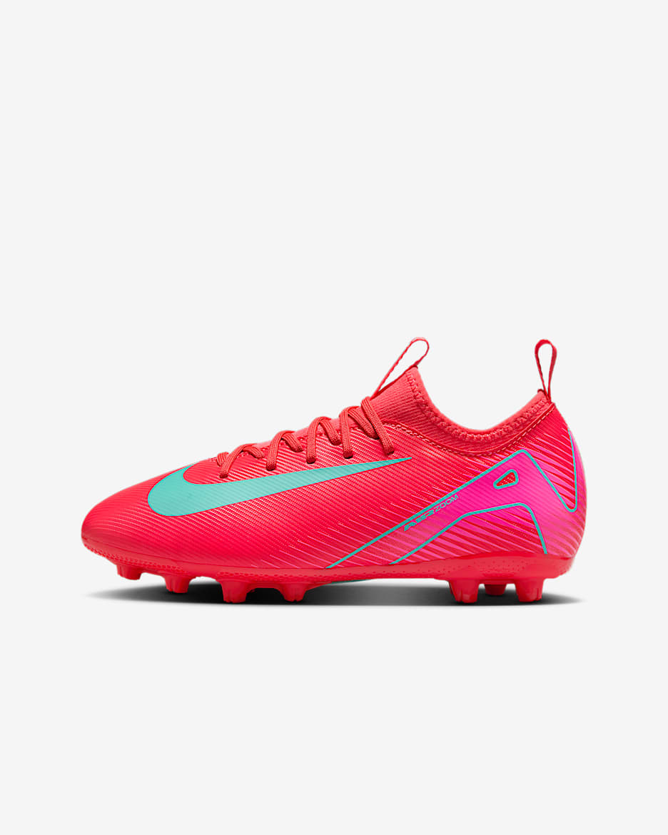 Tacos de fútbol HG de corte low para niños de preescolar y grandes Nike Jr. Mercurial Vapor 16 Academy - Brasa resplandor/Verde aurora