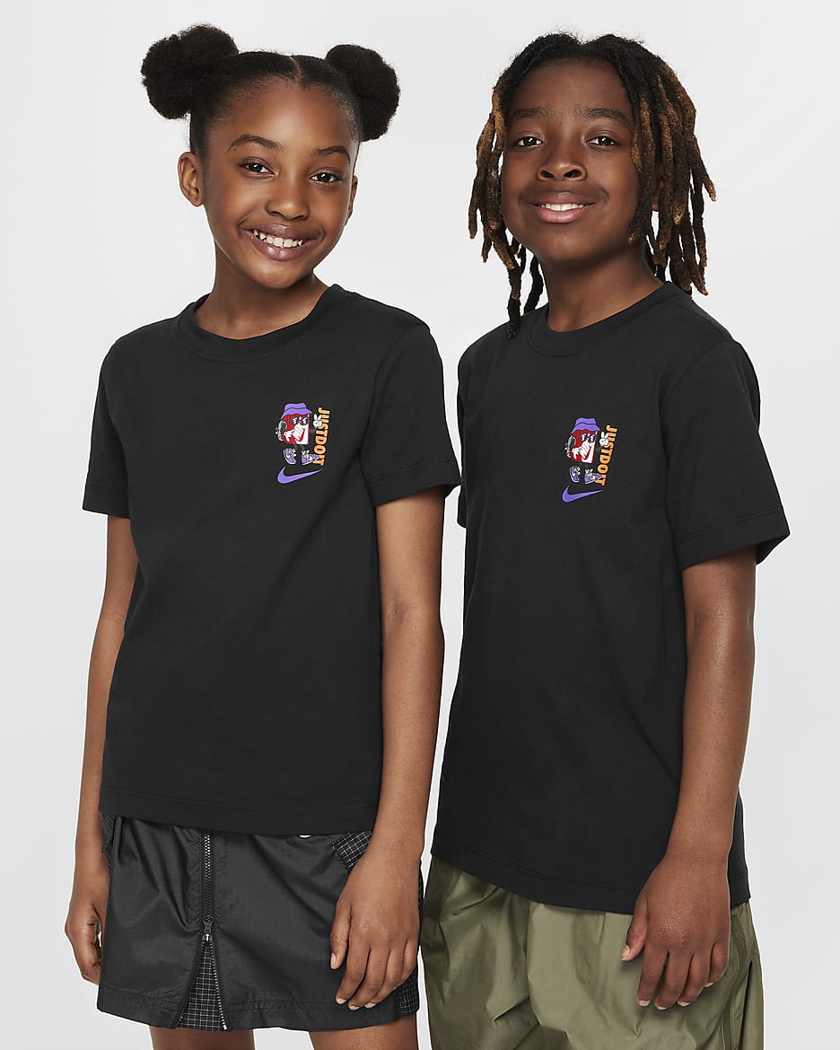 Nike Sportswear Older Kids' T-Shirt - Black