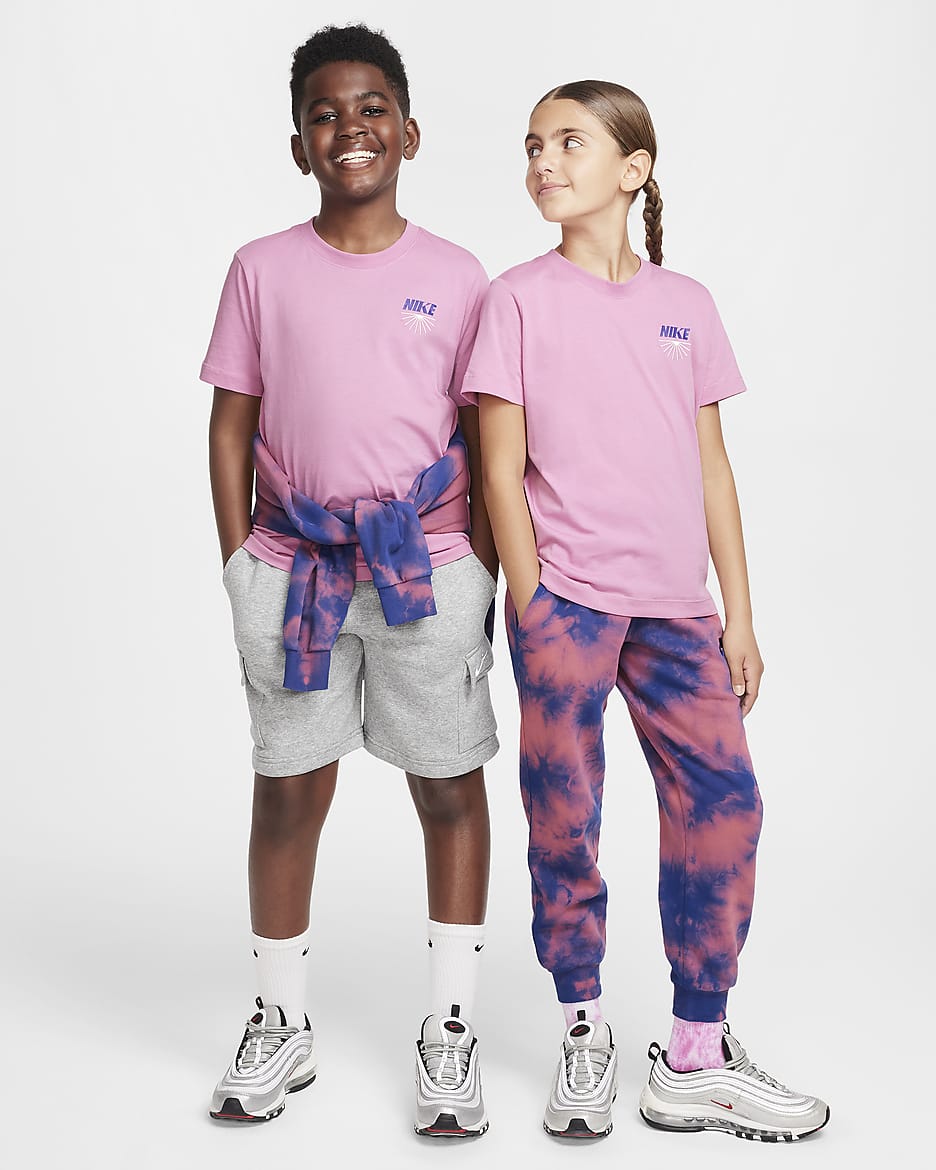 Nike Sportswear Big Kids' T-Shirt - Magic Flamingo