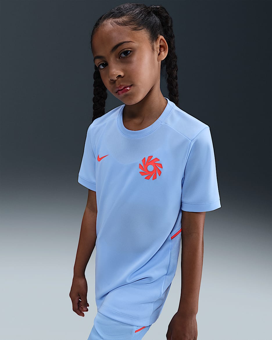 Erling Haaland Academy Dri-FIT rövid ujjú futballfelső nagyobb gyerekeknek - Royal Tint/Royal Tint/Bright Crimson/Bright Crimson
