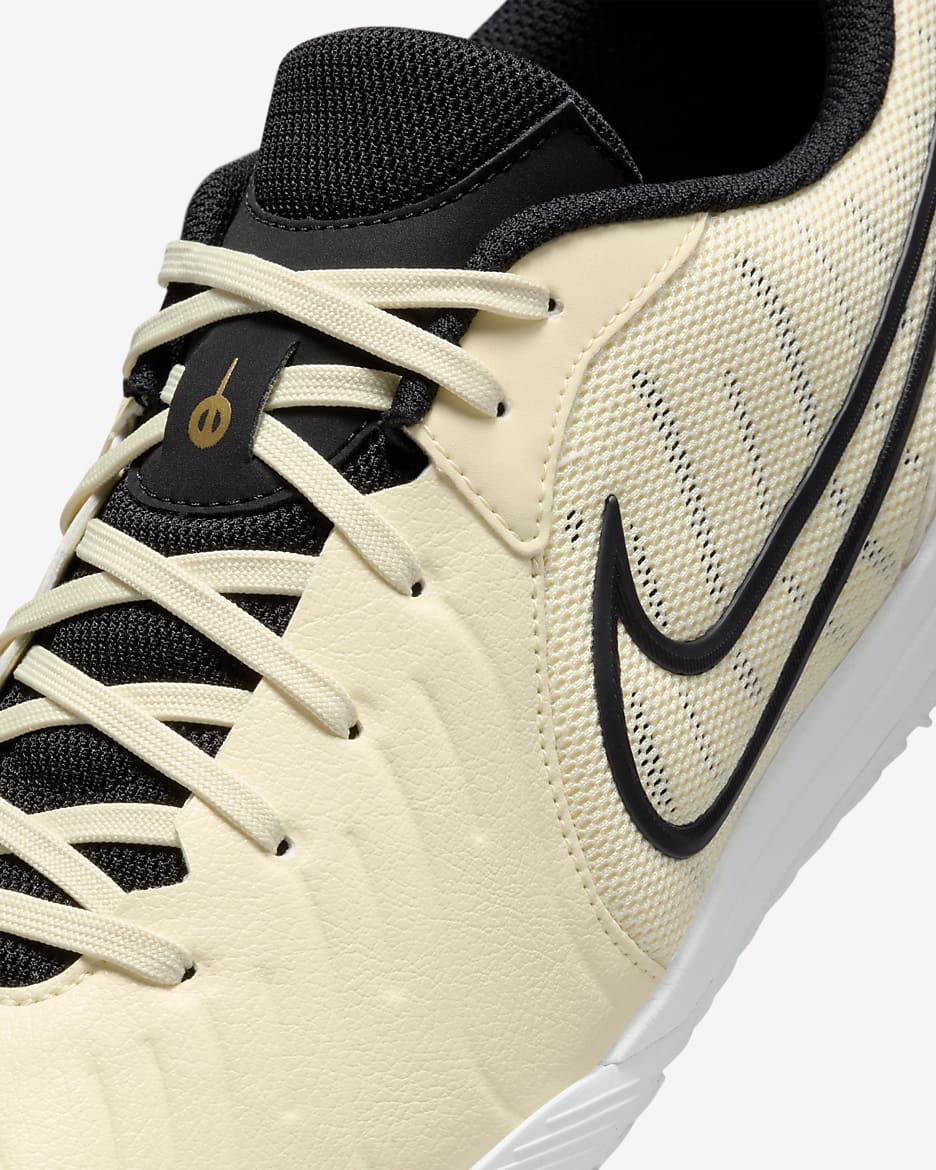 Chaussure de foot en salle basse Nike Tiempo Legend 10 Academy - Lemonade/Metallic Gold Coin/Noir