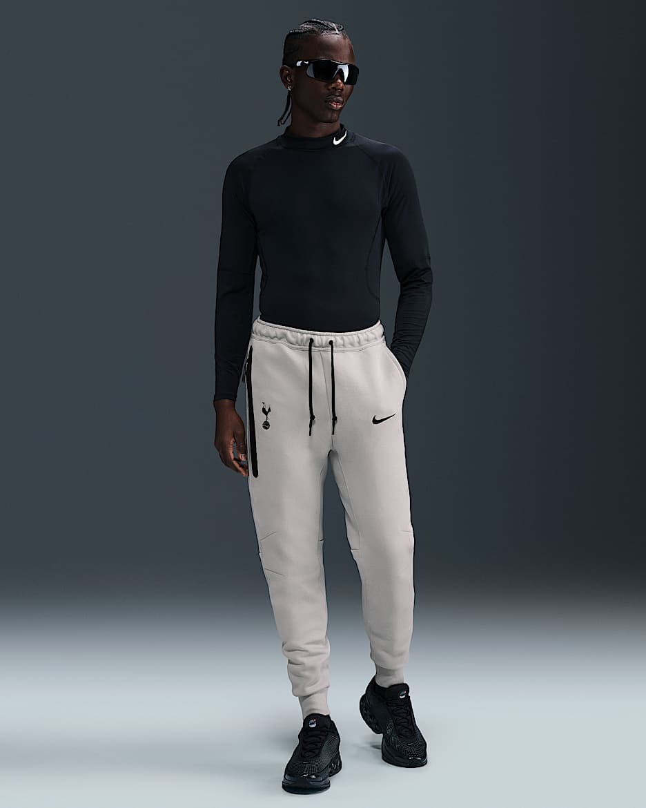 Tottenham Hotspur Tech Nike Fleece-Fußballjogger (Herren) - Light Iron Ore/Binary Blue