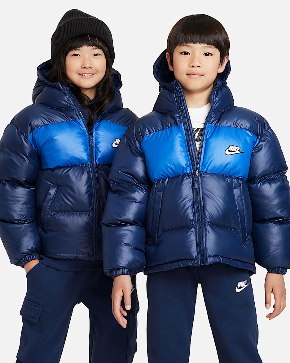 ナイキ スポーツウェア ヘビーウェイト シンセティック フィル イージーオン ジュニア Therma-FIT レペル ルーズ フーデッド ジャケット - ミッドナイトネイビー/ゲームロイヤル/ホワイト