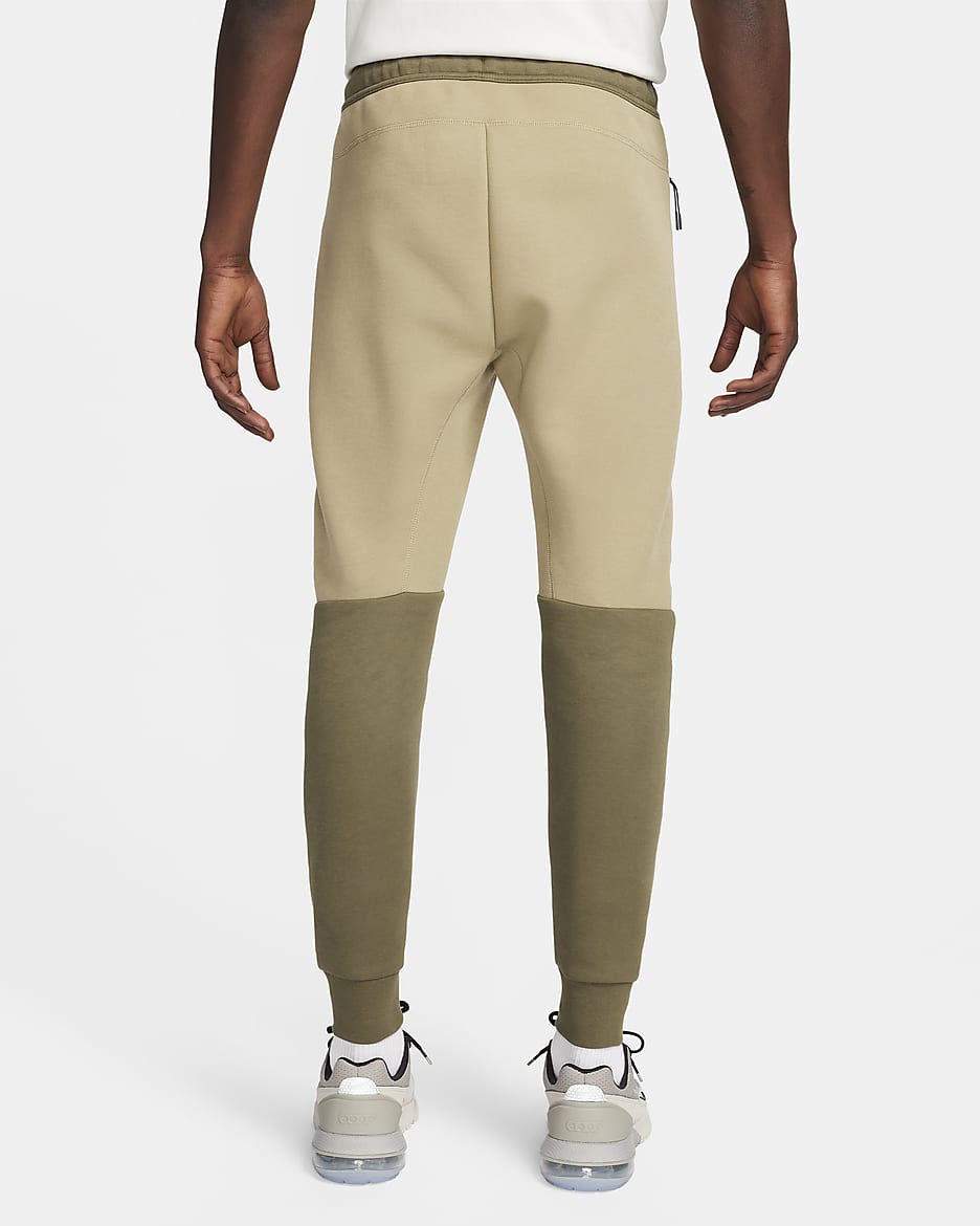 Joggingbyxor Nike Sportswear Tech Fleece för män - Neutral Olive/Medium Olive/Svart