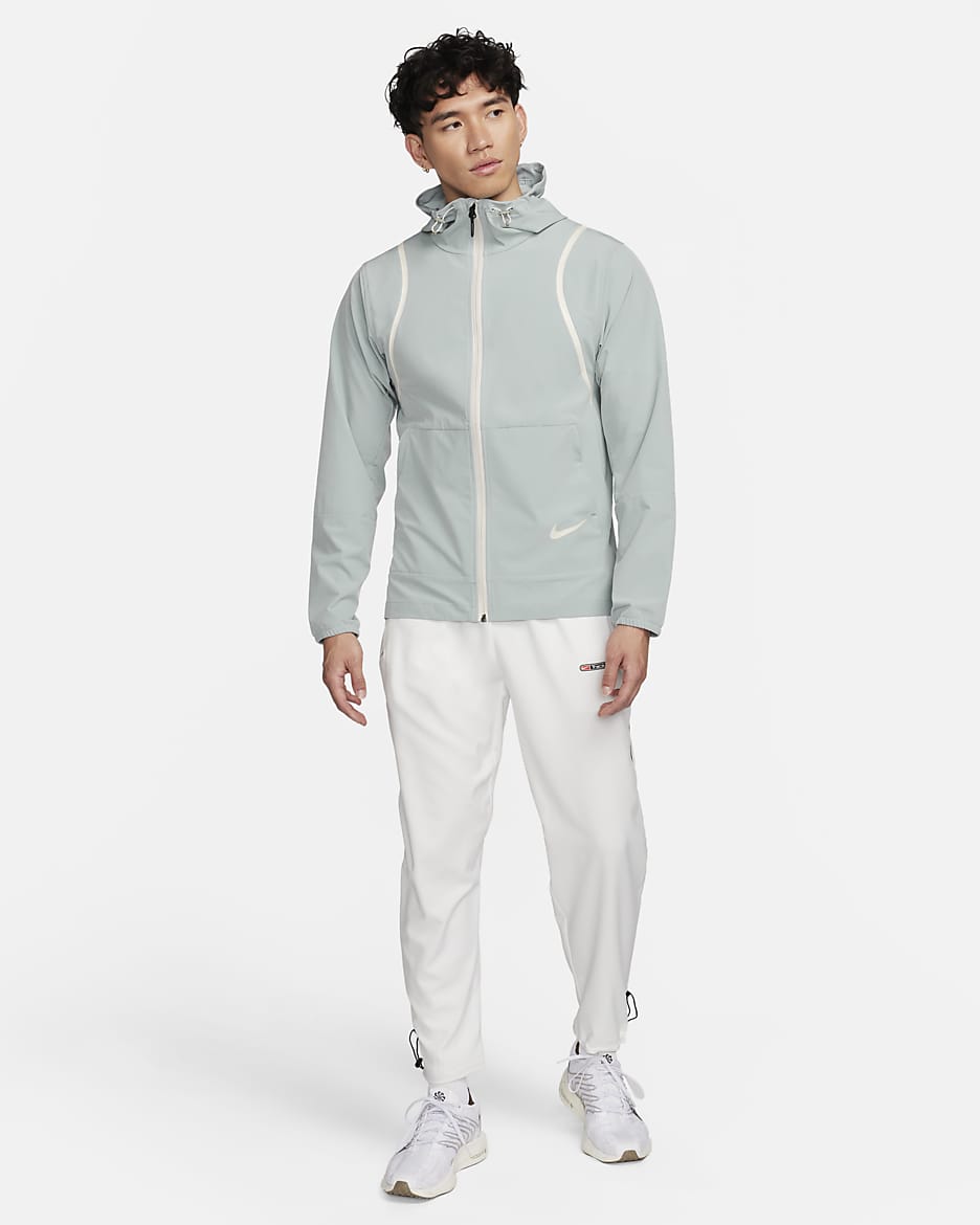 Nike Unlimited Men's Repel Jacket - Light Pumice/Light Orewood Brown/Light Orewood Brown/Light Pumice