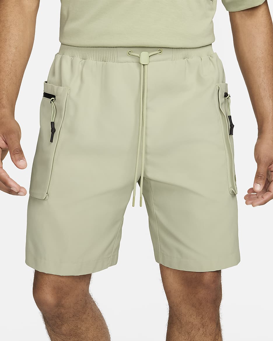 Short fonctionnel tissé Nike Sportswear Tech Pack pour homme - Olive Aura/Noir/Olive Aura