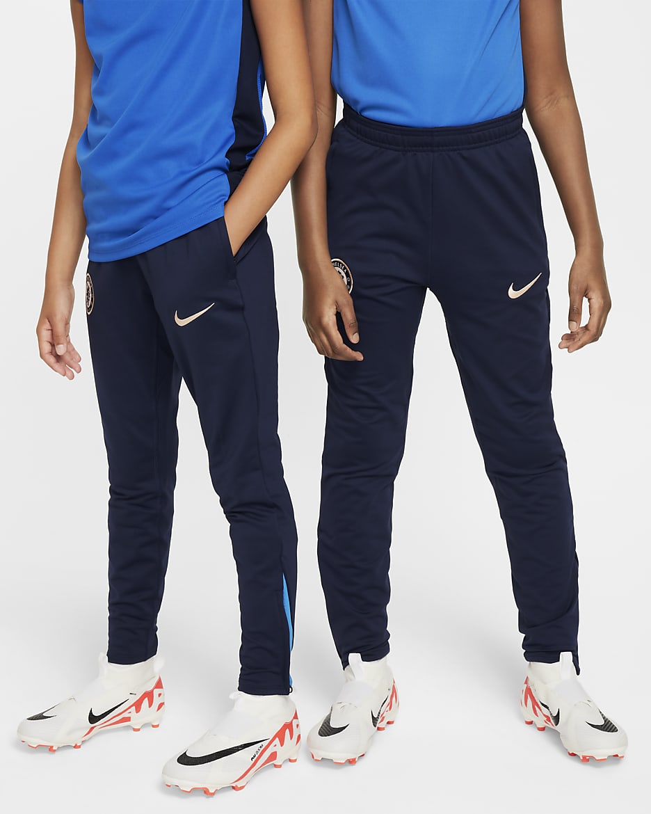 Chelsea F.C. Strike Older Kids' Nike Dri-FIT Football Knit Pants - Obsidian/Light Photo Blue/Guava Ice