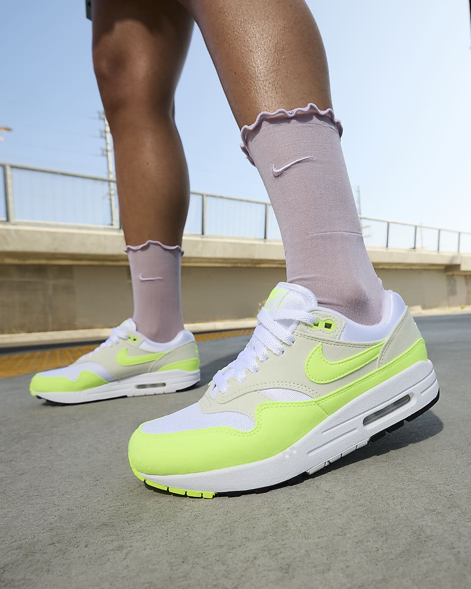 Calzado para mujer Nike Air Max 1 - Blanco/Mar de cristal/Negro/Volt