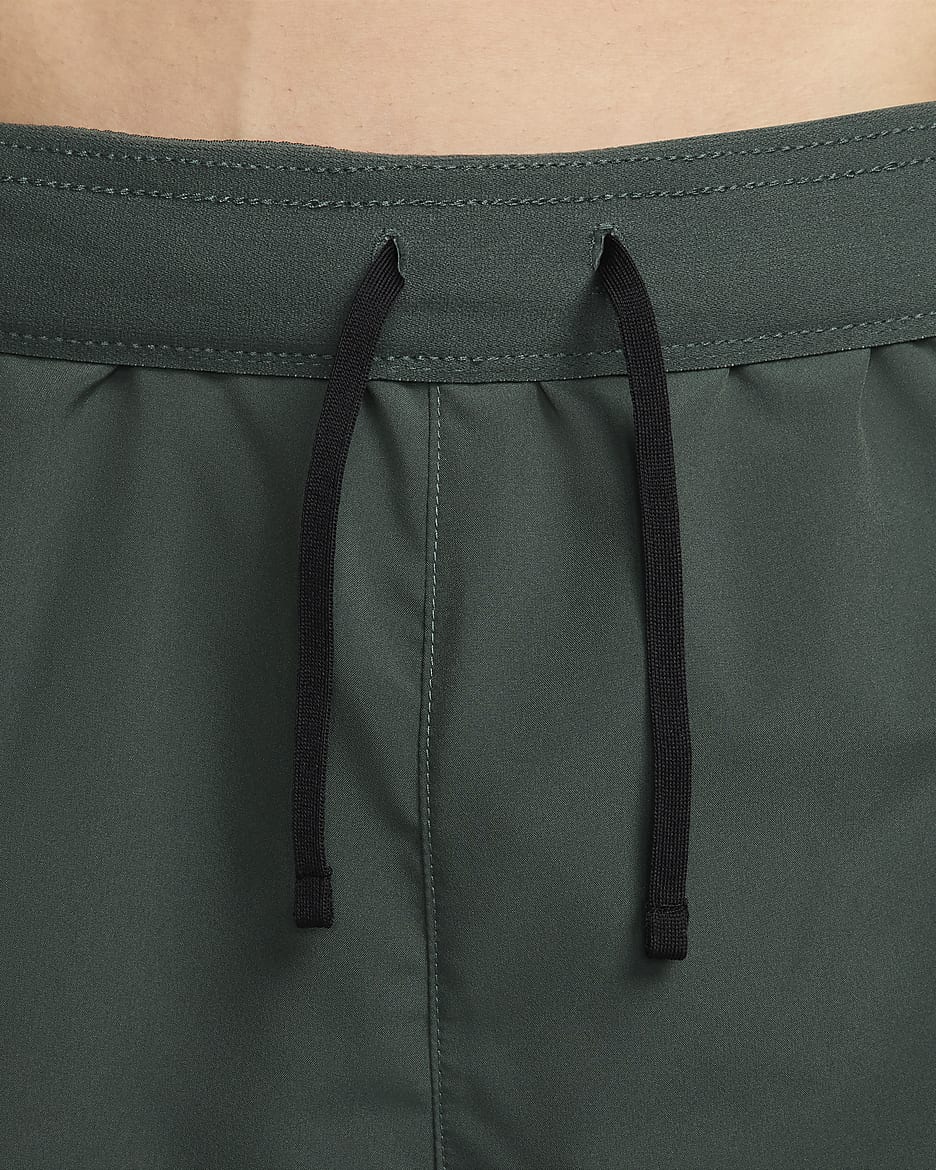 Nike Challenger Dri-FIT hardloopshorts met binnenbroek voor heren (18 cm) - Vintage Green/Bicoastal/Zwart