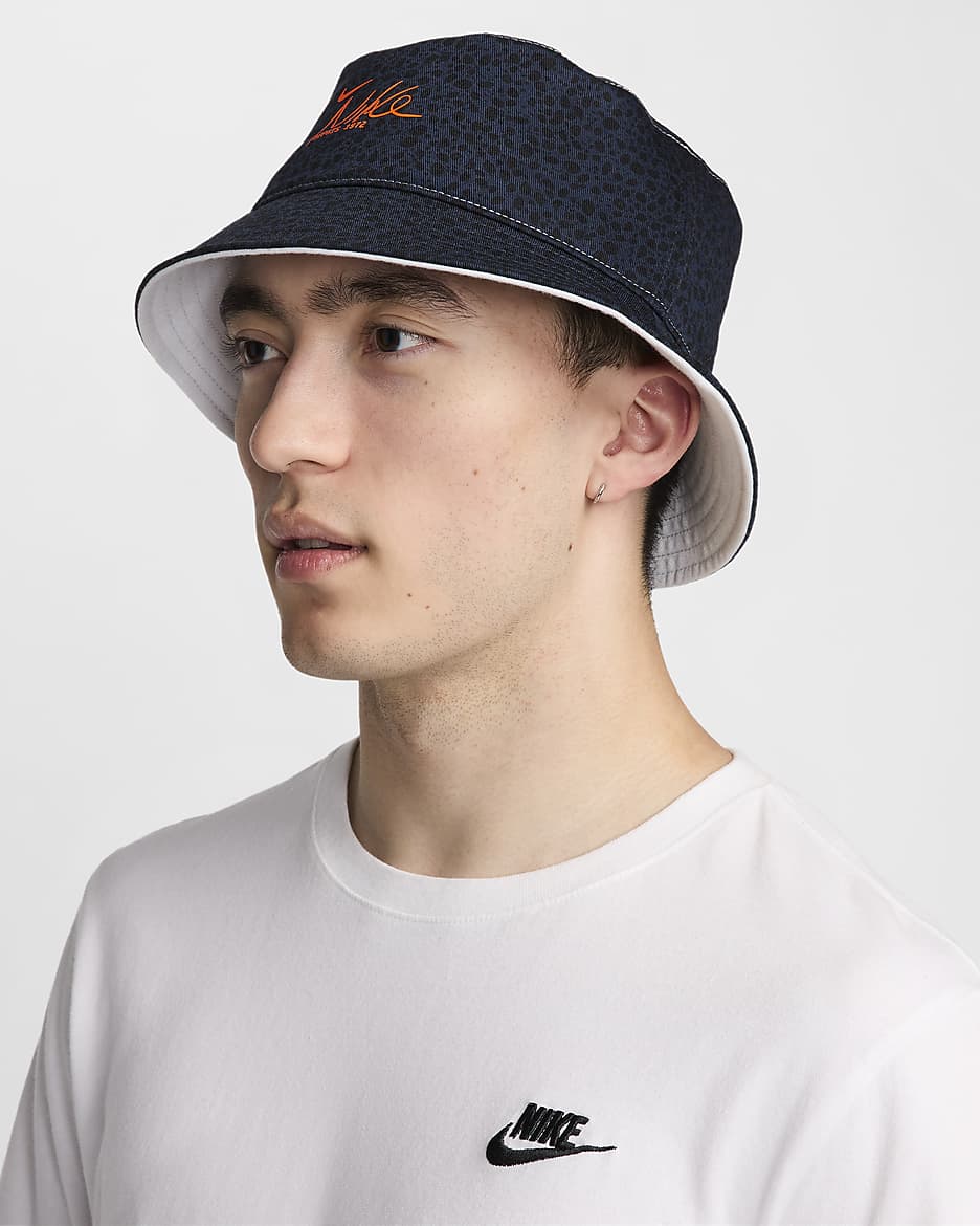 Nike Apex Electric Bucket Hat - Dark Obsidian/Football Grey