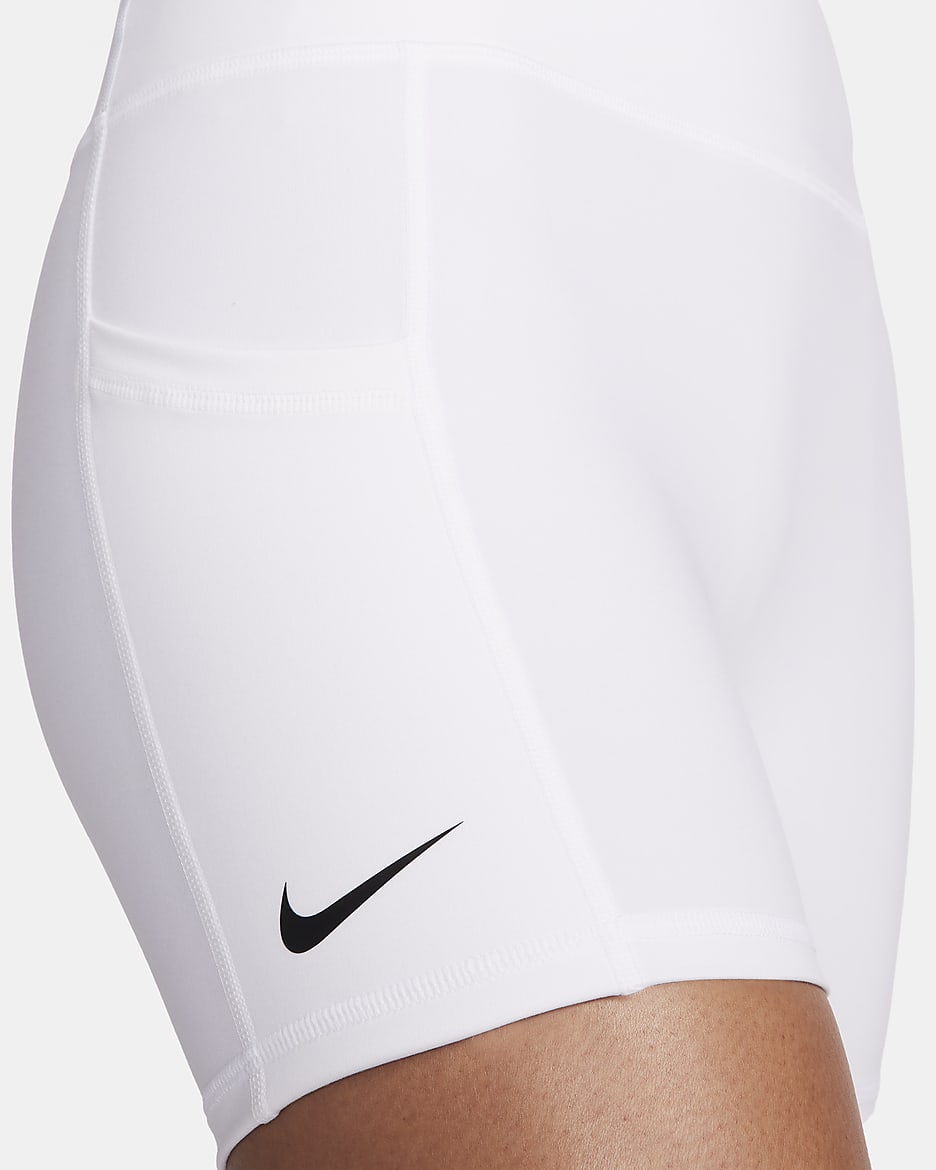 NikeCourt Advantage Dri-FIT tennisshorts til dame - Hvit/Svart