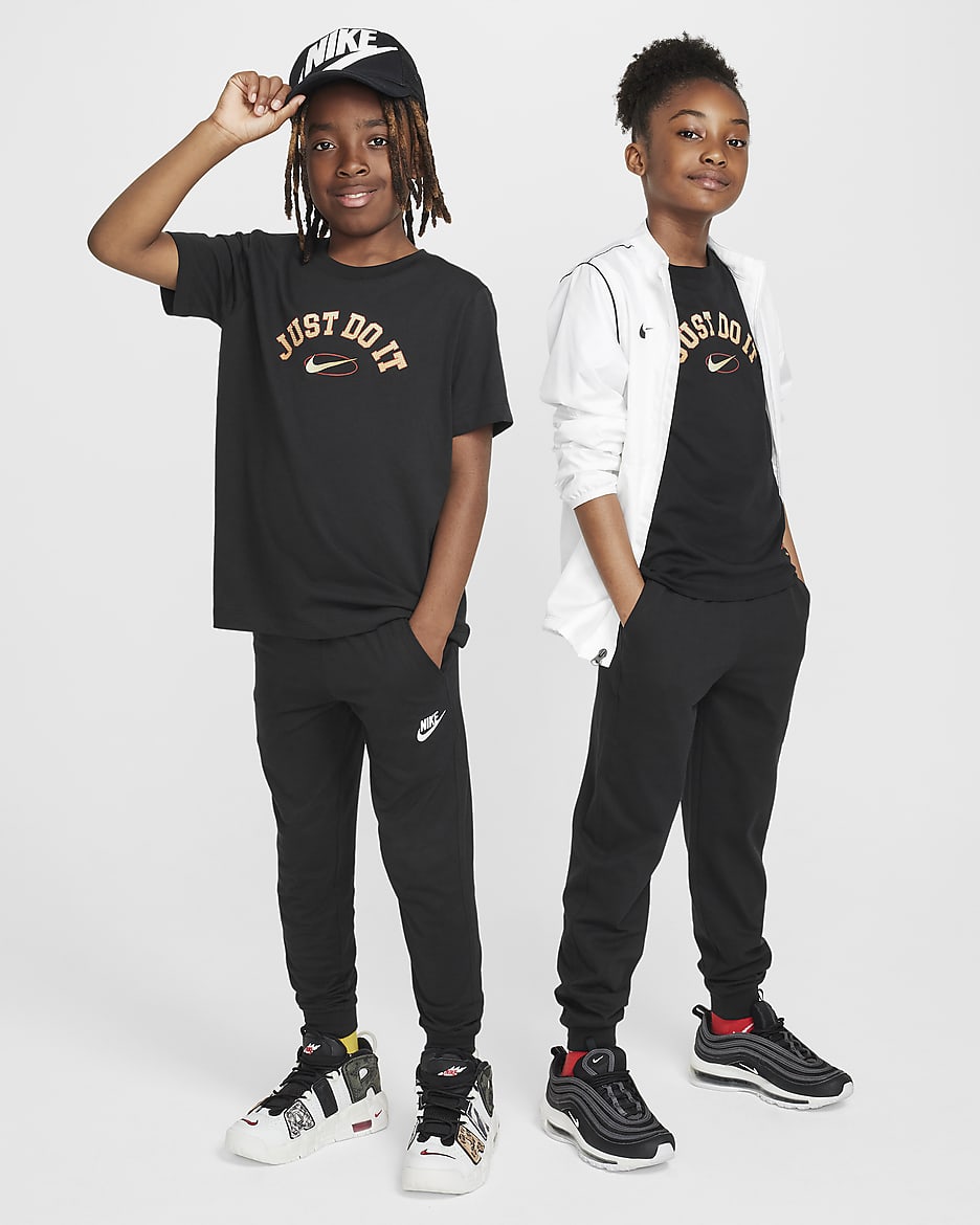 Nike Sportswear T-Shirt für ältere Kinder - Schwarz