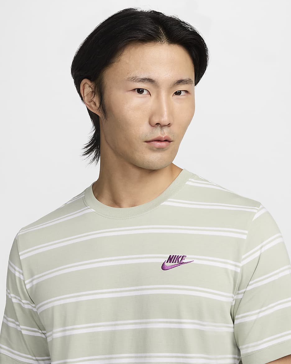 Nike Sportswear T-skjorte med striper til herre - Jade Horizon