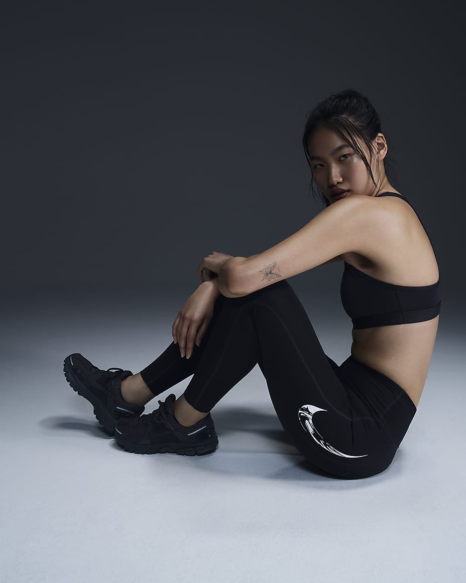 Nike Fast Swoosh 女款中腰口袋九分跑步內搭褲 - 黑色/白色