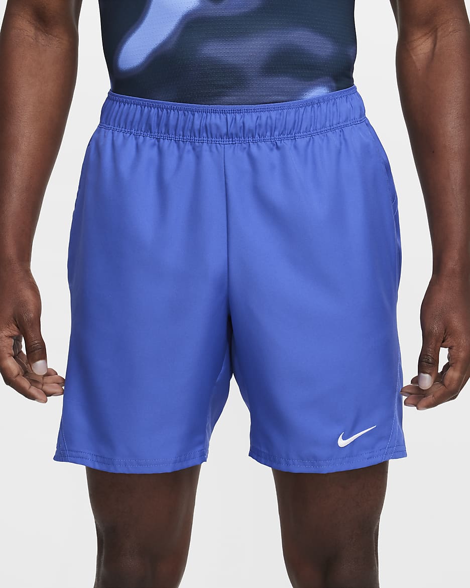 NikeCourt Victory Dri-FIT-tennisshort (18 cm) til mænd - Astronomy Blue/hvid