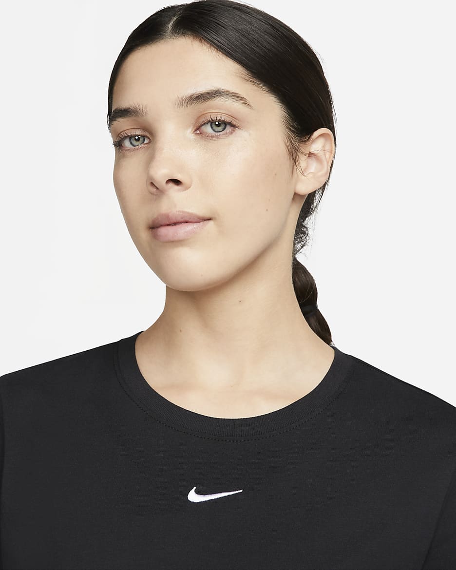 Nike Sportswear Essential Damen-T-Shirt - Schwarz