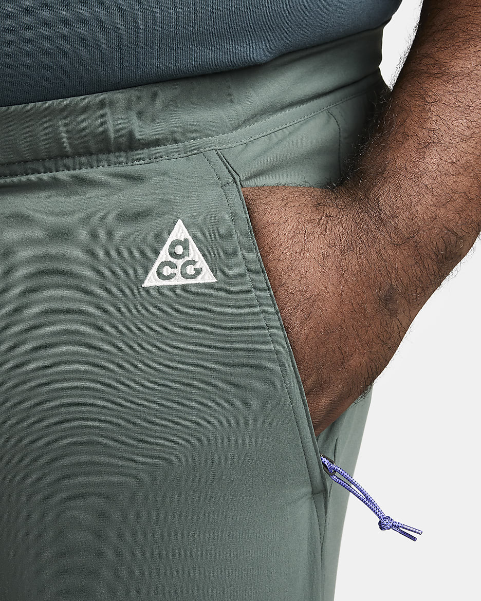 Pants de senderismo UV para hombre Nike ACG - Verde vintage/De costa a costa/Blanco cumbre