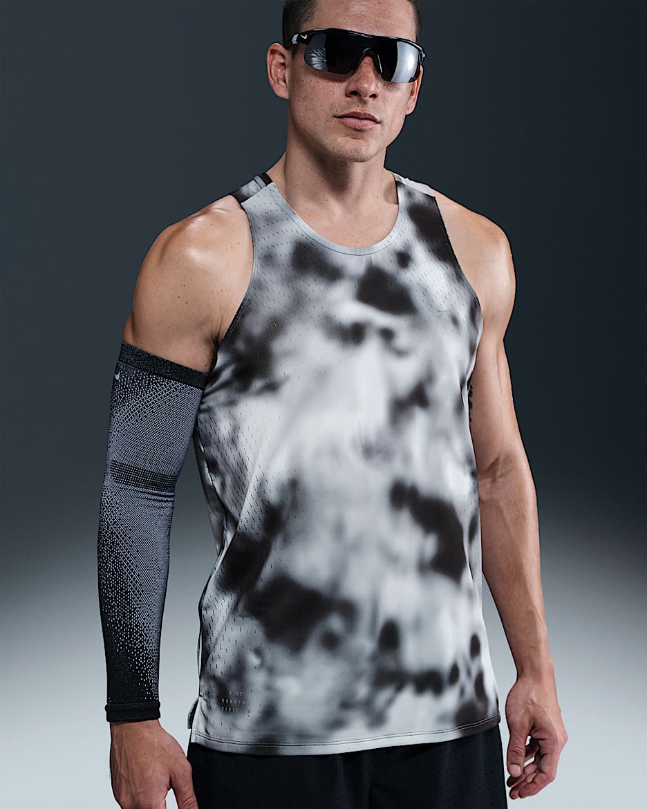 Nike Running Division Breathe Men's Dri-FIT ADV Running Tank Top - Black/Black
