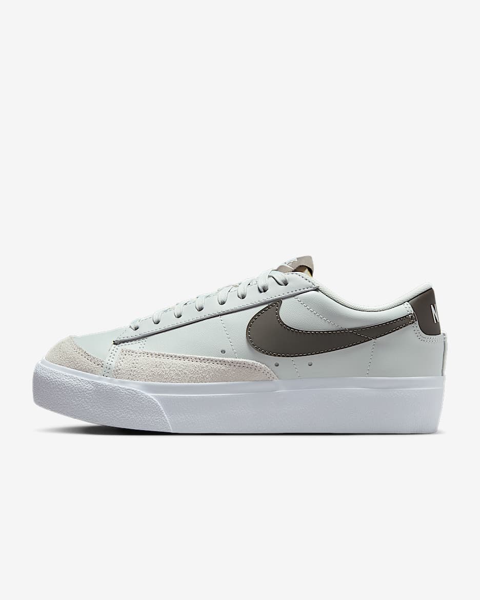 Tenis para mujer Nike Blazer Low Platform - Polvo fotón/Blanco/Negro/Cueva