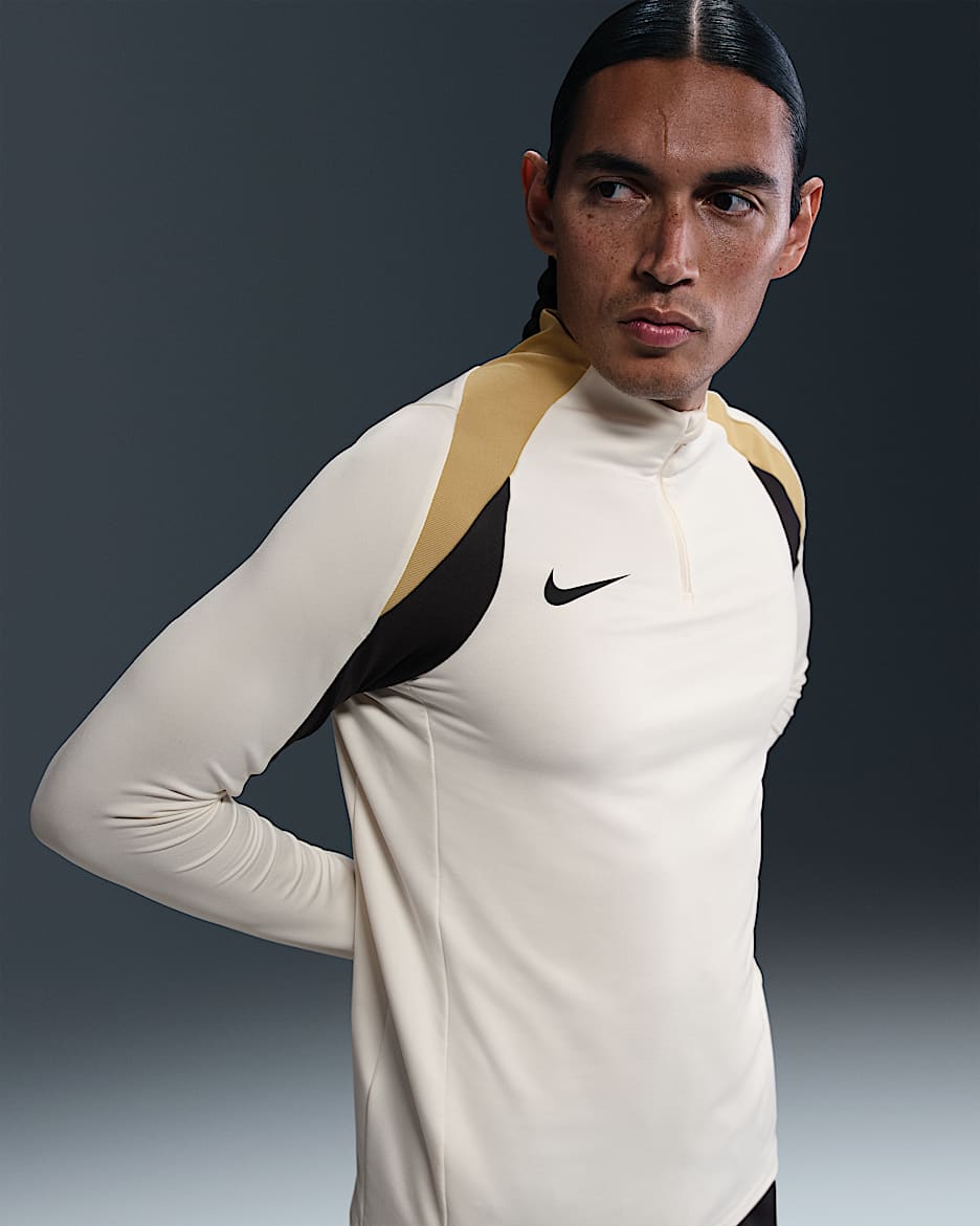 Nike Strike Dri-FIT-fodboldtræningstrøje med 1/2 lynlås til mænd - Pale Ivory/sort/Jersey Gold/sort