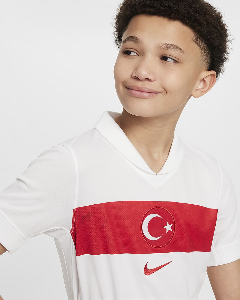 Türkei 2024/25 Stadium Home Nike Replica Fußballtrikot mit Dri-FIT-Technologie für ältere Kinder - Weiß/Sport Red/Sport Red