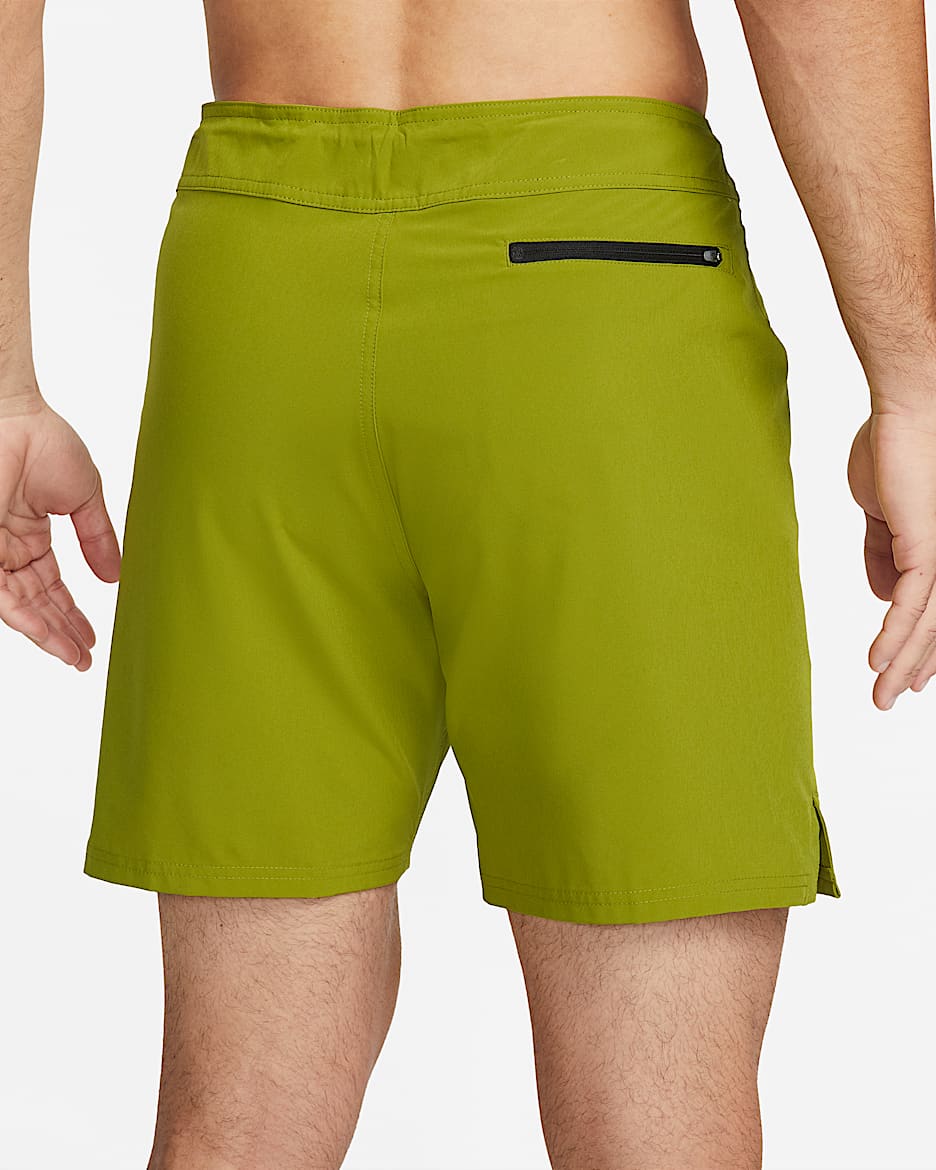 Traje de baño tipo short de playa de 18 cm para hombre Nike Essential - Musgo