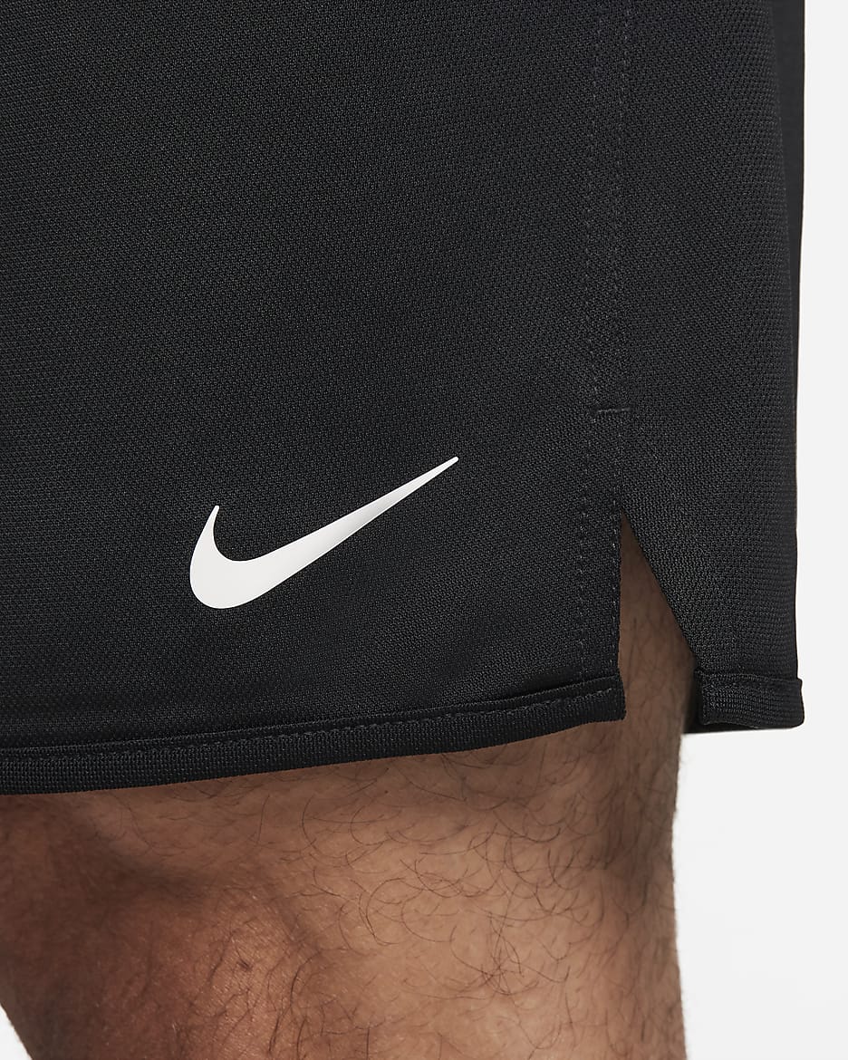 Nike Totality Dri-FIT 23 cm-es, bélés nélküli, sokoldalú férfi rövidnadrág - Fekete/Fekete/Iron Grey/Fehér