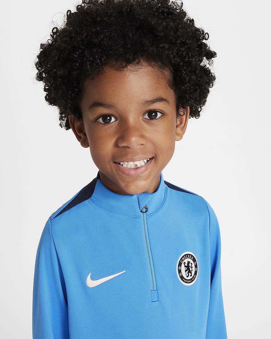 Chelsea F.C. Academy Pro Younger Kids' Nike Dri-FIT Football Drill Top - Light Photo Blue/Obsidian/Guava Ice