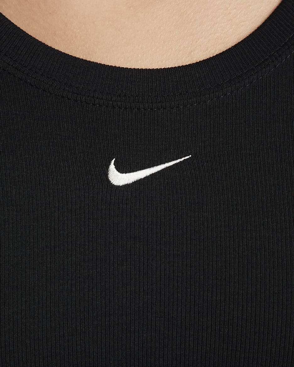 Top aderente a mini costine a manica corta con retro arrotondato Nike Sportswear Chill Knit – Donna - Nero/Sail