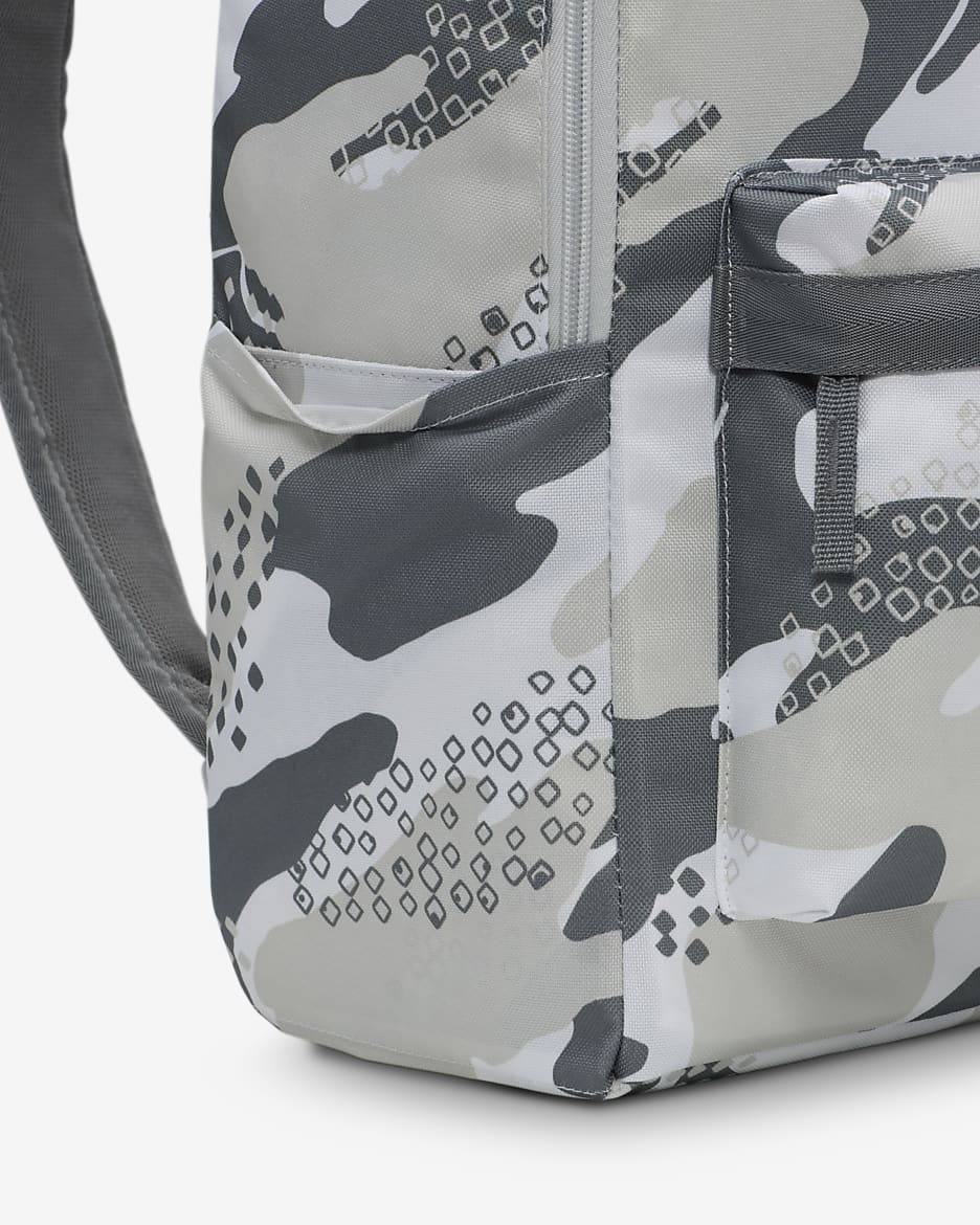 Mochila para niños (25 L) Nike Heritage - Gris humo/Polvo fotón/Gris humo oscuro