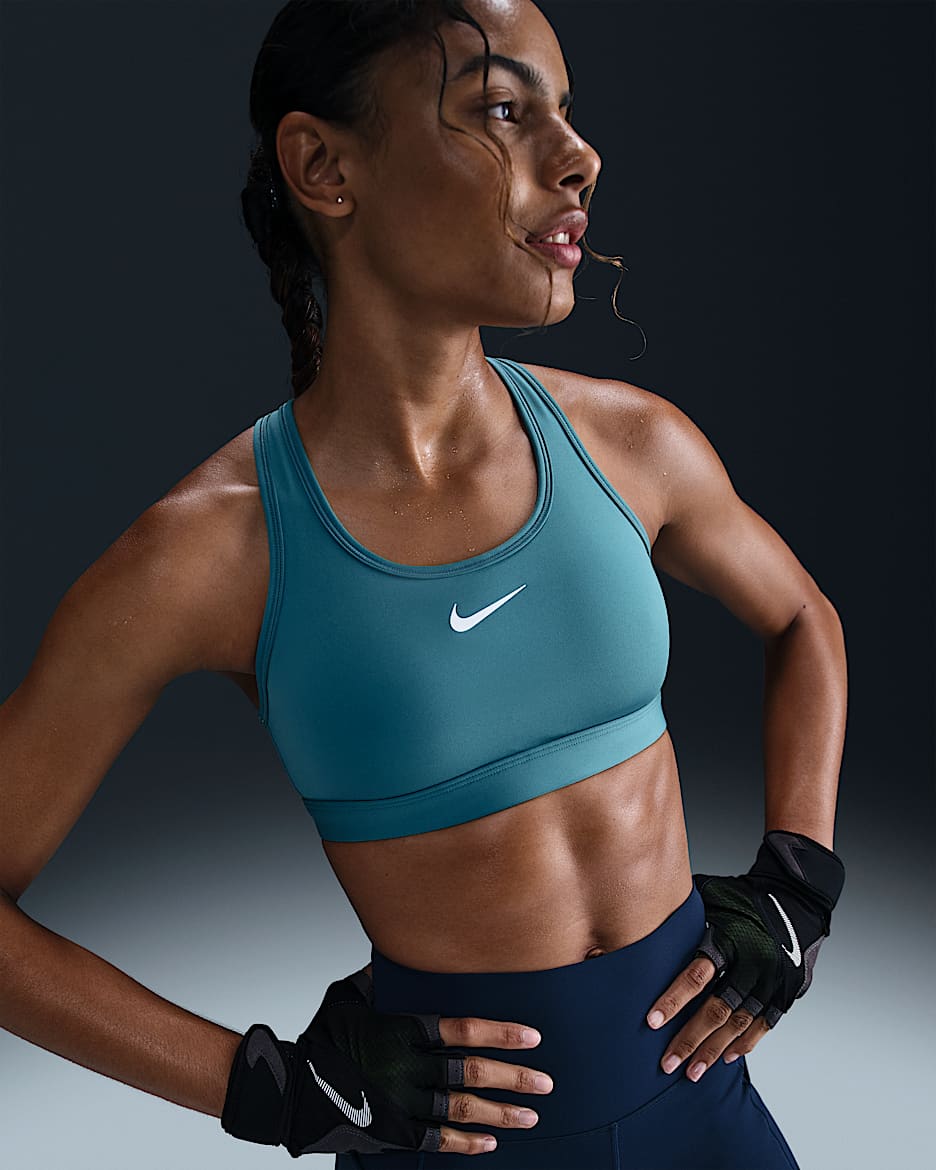 Nike Swoosh gepolsterter Sport-BH mit mittlerem Halt - Smokey Blue/Weiß