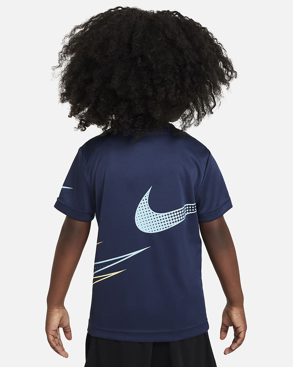 Playera con gráfico infantil Nike Dri-FIT Swoosh - Azul marino medianoche