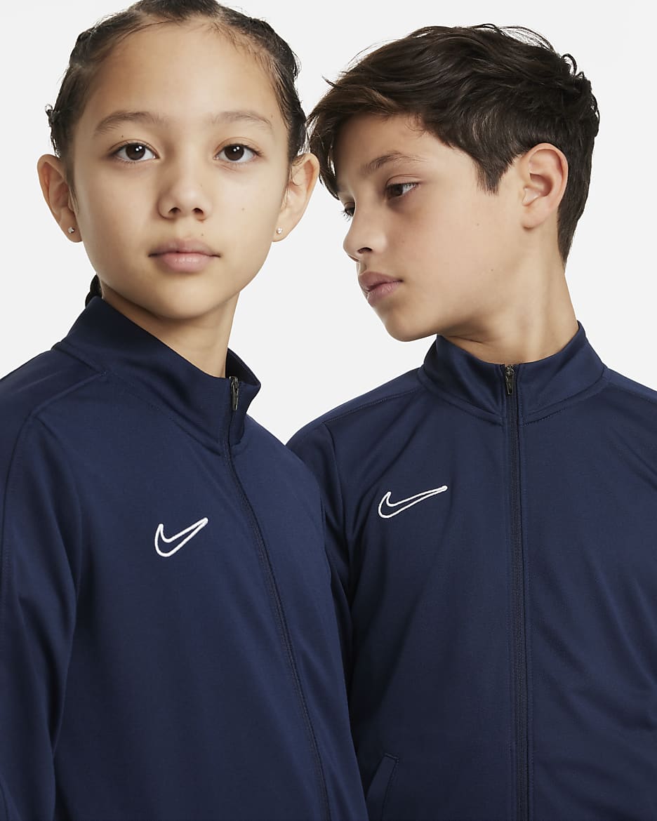 Dětská fotbalová tepláková souprava Nike Dri-FIT Academy23 - Obsidian/Obsidian/Bílá