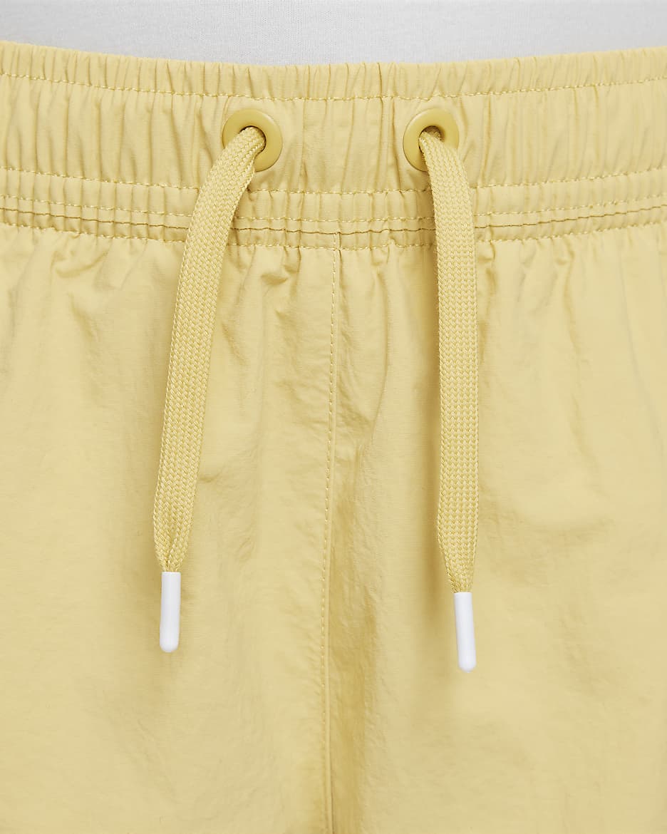 Nike Sportswear Amplify Older Kids' Woven Shorts - Saturn Gold/Court Blue/White