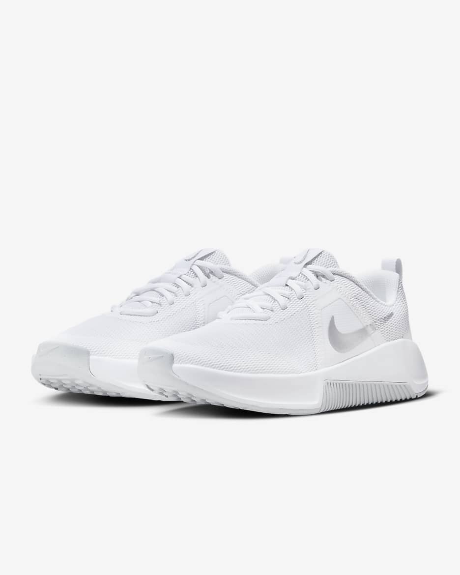 Tenis de entrenamiento para mujer Nike MC Trainer 3 - Blanco/Polvo fotón/Platino metalizado