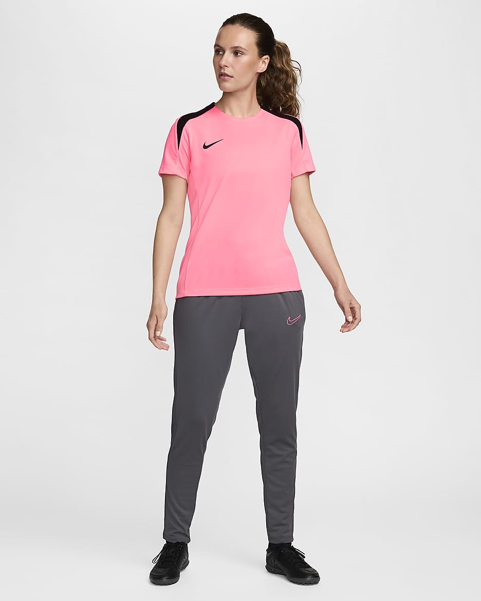 Nike Strike Dri-FIT kortermet fotballoverdel til dame - Sunset Pulse/Svart/Svart