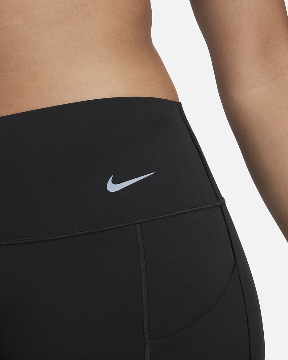 Nike Universa Mallas cortas de 20 cm de talle medio y sujeción media con bolsillos - Mujer - Negro/Negro