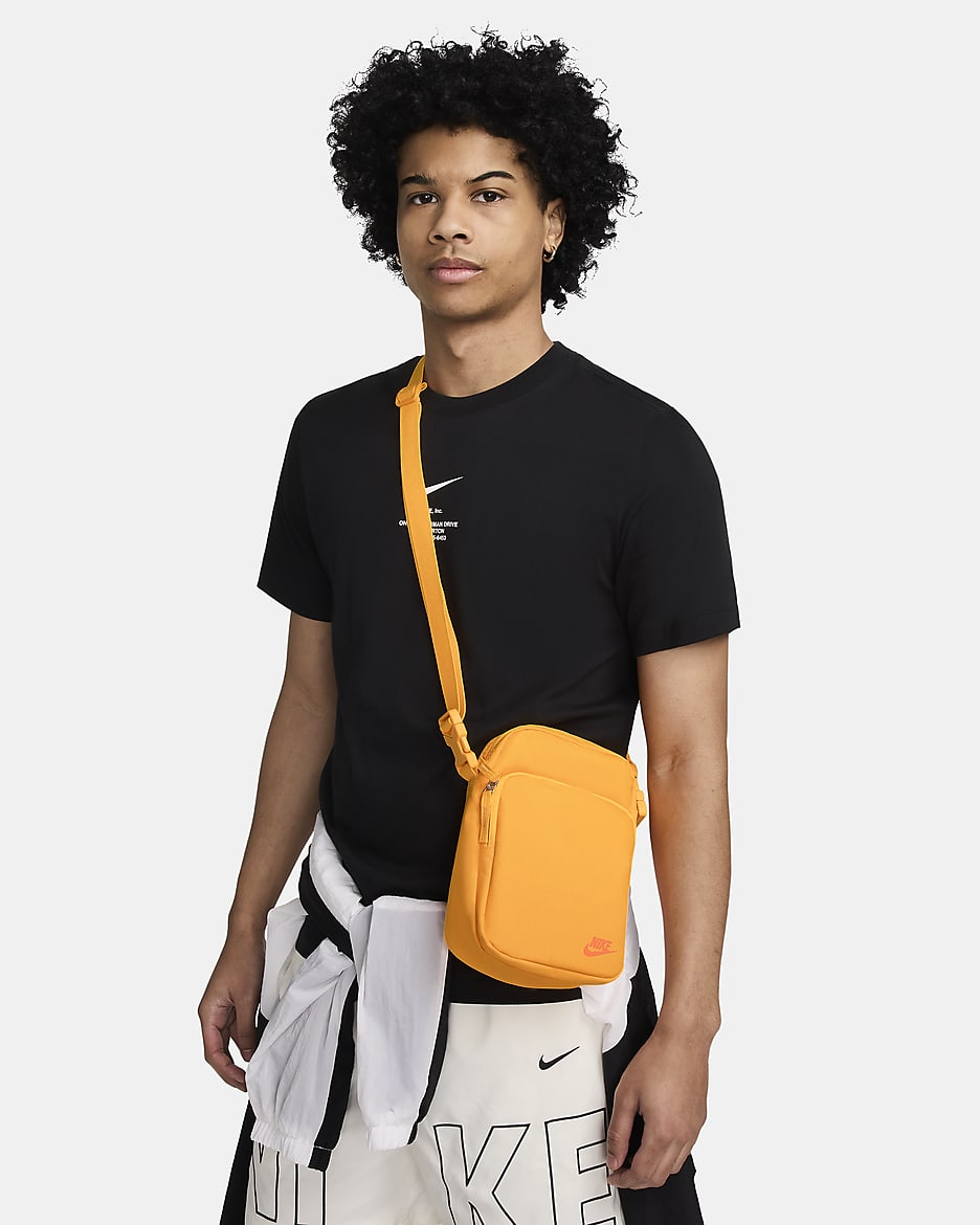 Nike Heritage Crossbody-Tasche (4 l) - Laser Orange/Laser Orange/Total Orange