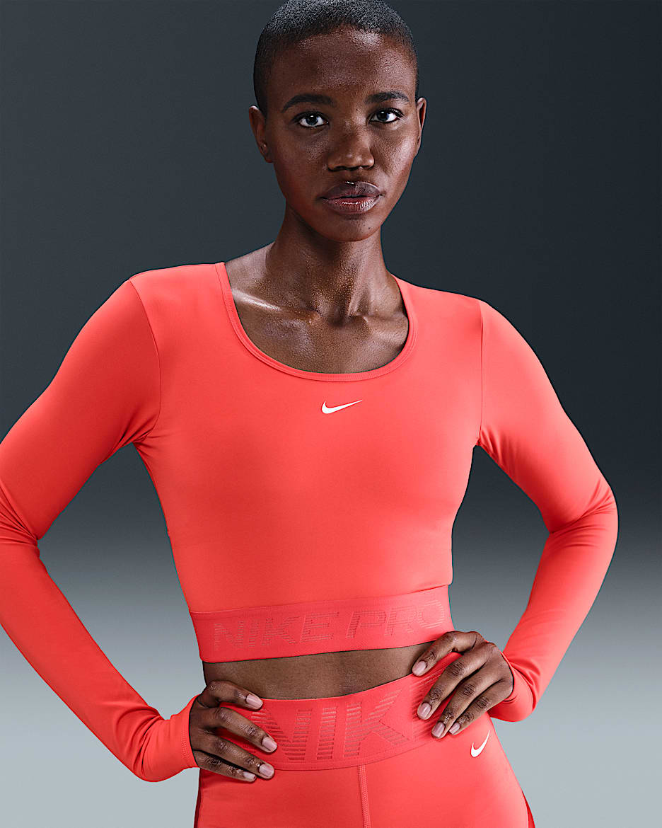 Playera de manga larga Dri-FIT cropped para mujer Nike Pro - Carmesí claro/Brasa resplandor/Blanco