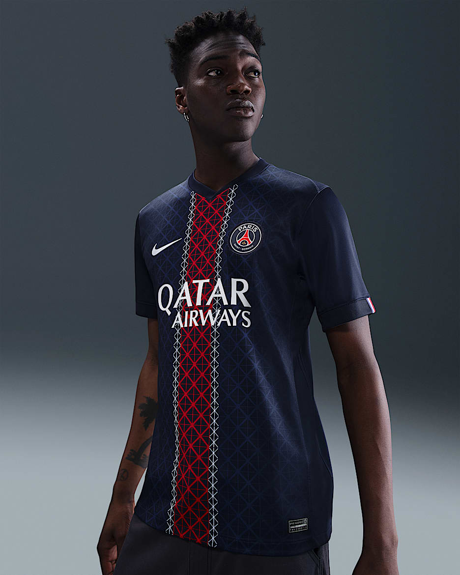 パリ サンジェルマン (PSG) 2025/26 スタジアム ホーム メンズ ナイキ Dri-FIT サッカー レプリカ ユニフォーム - ミッドナイトネイビー/ミッドナイトネイビー/ホワイト