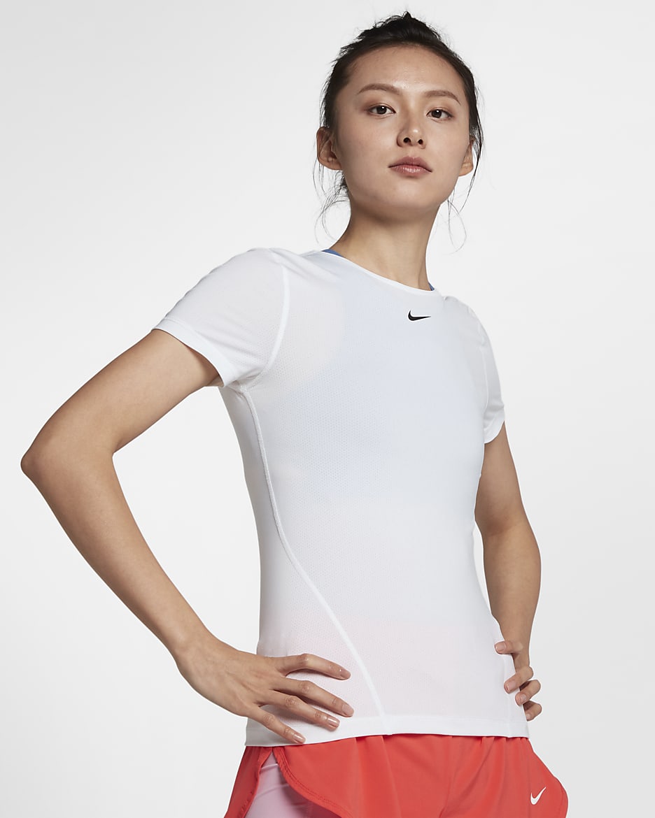 เสื้อเทรนนิ่งแขนสั้นผู้หญิง Nike Pro - ขาว/ดำ
