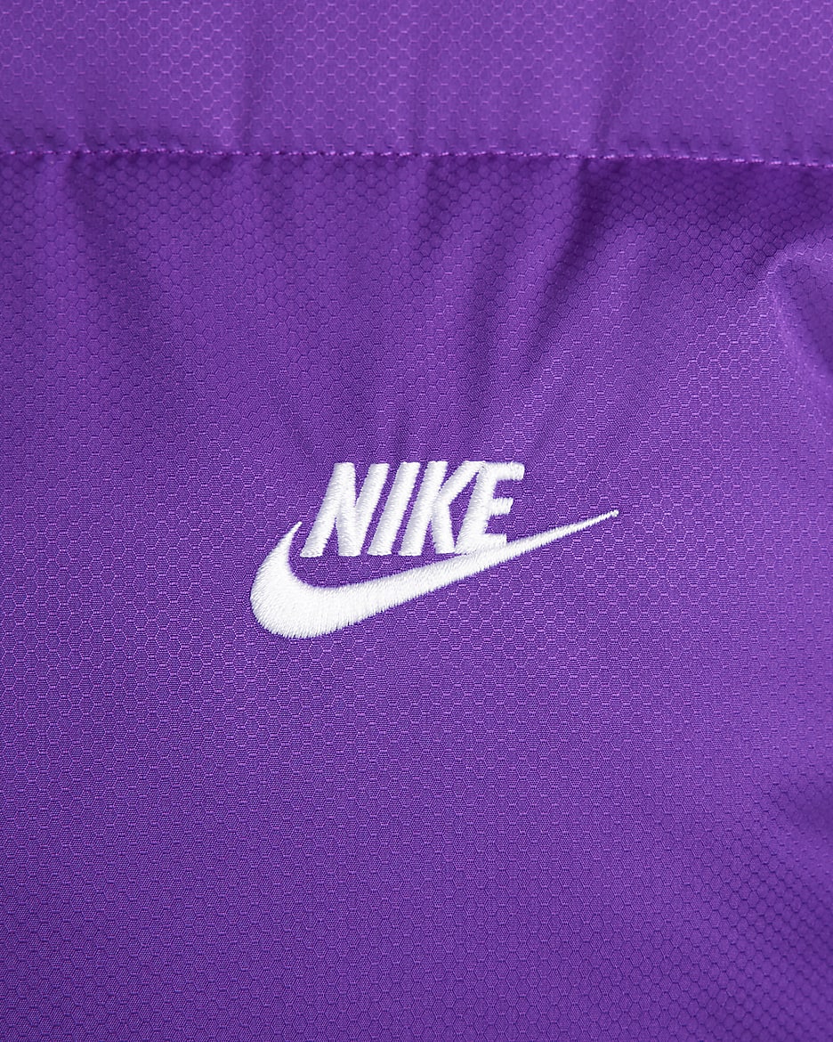 Nike Sportswear Club PrimaLoft® férfi vízlepergető pufimellény - Disco Purple/Fehér