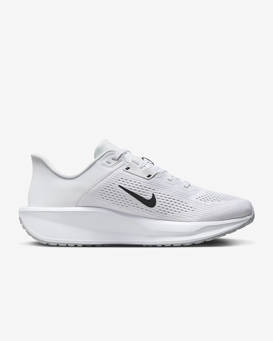 รองเท้าวิ่งโร้ดรันนิ่งผู้ชาย Nike Quest 6 - ขาว/Pure Platinum/ดำ