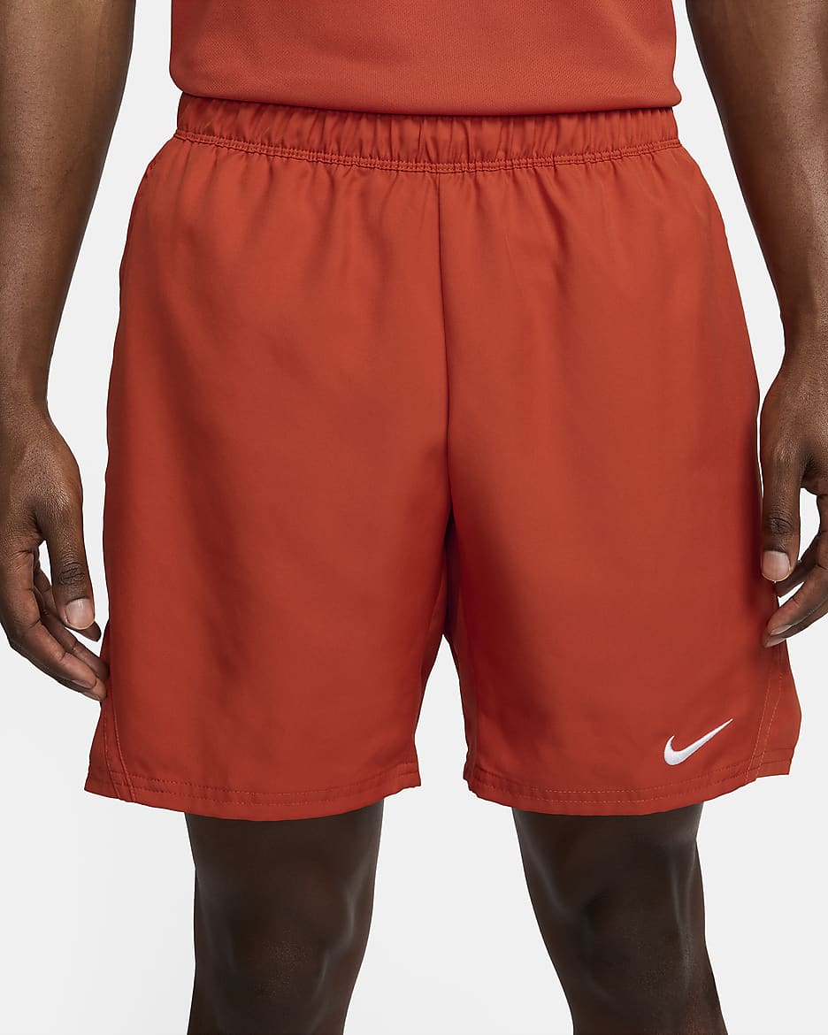 NikeCourt Victory Dri-FIT Herren-Tennisshorts (ca. 18 cm) - Rust Factor/Weiß