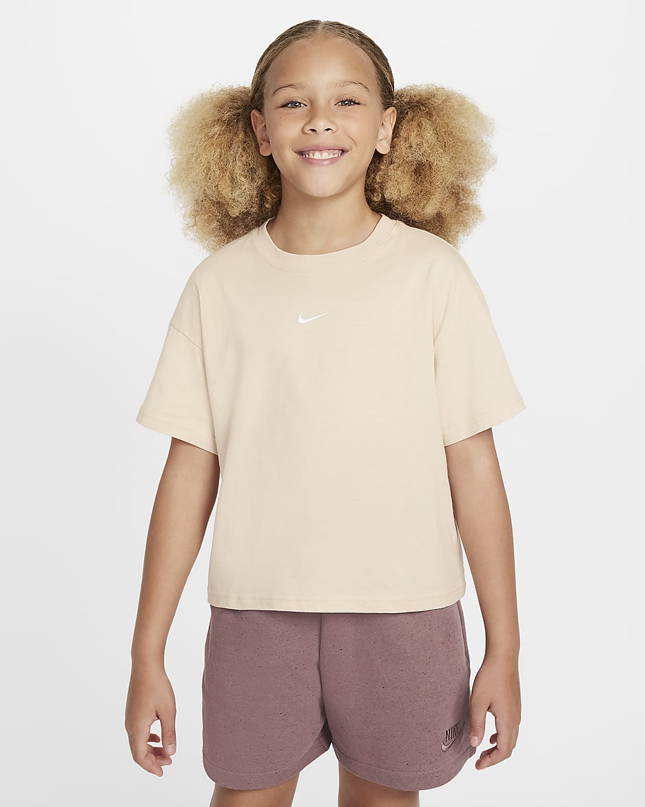 Playera para niña talla grande Nike Sportswear Essential - Duna