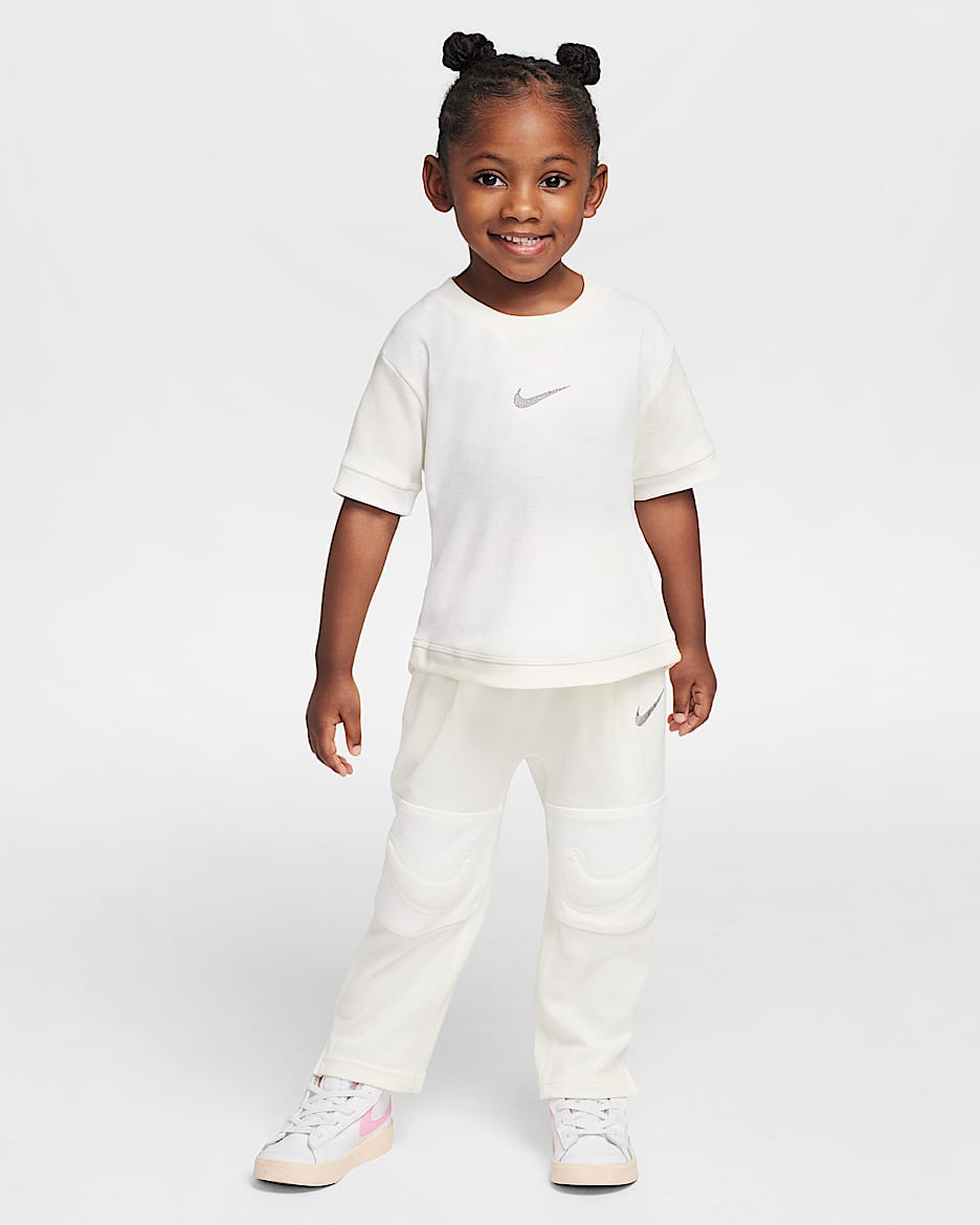 Nike Ready, Set! Conjunto de playera y joggers infantil - Vela