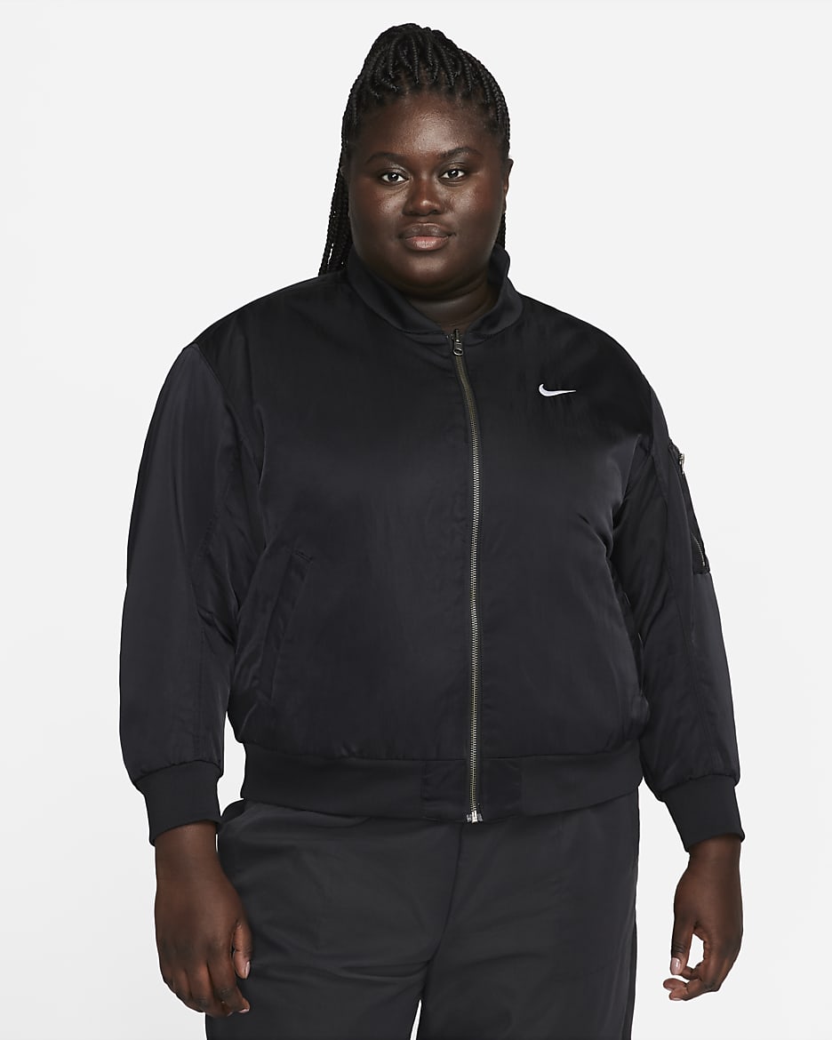 Nike Sportswear vendbar bomberjakke i collegestil til dame (Plus Size) - Svart/Svart/Hvit