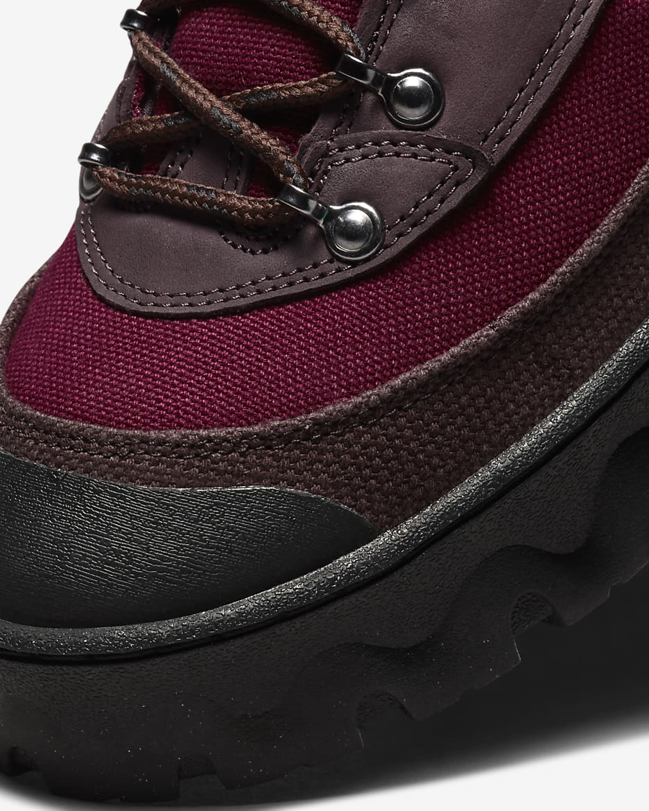 Nike Lahar Low Women's Shoe - Madeira/Dark Beetroot/Black/Smoke