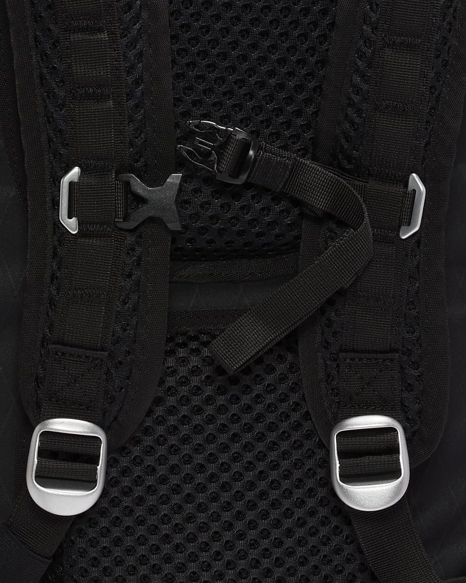 Nike ACG Aysén Day Pack (32L) - Black/Black/Metallic Silver